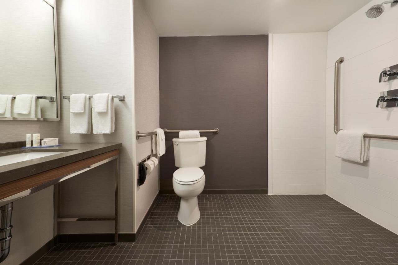 Courtyard By Marriott Toronto Mississauga/Meadowvale Exterior foto