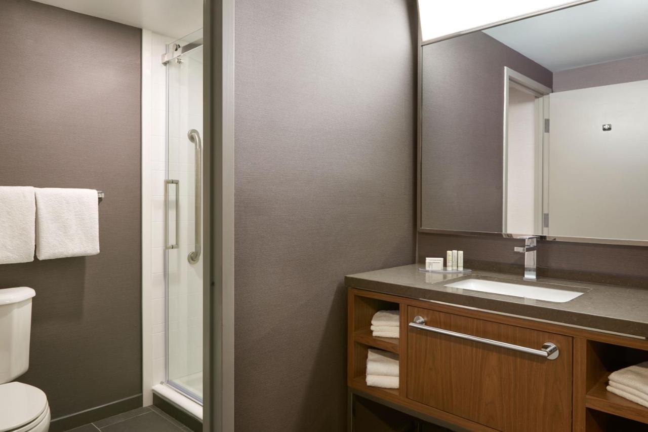 Courtyard By Marriott Toronto Mississauga/Meadowvale Exterior foto